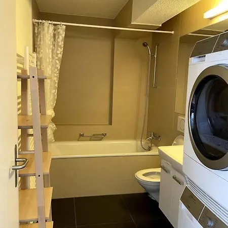 Charming 1br Flat In The Centre - West9 דירה *
